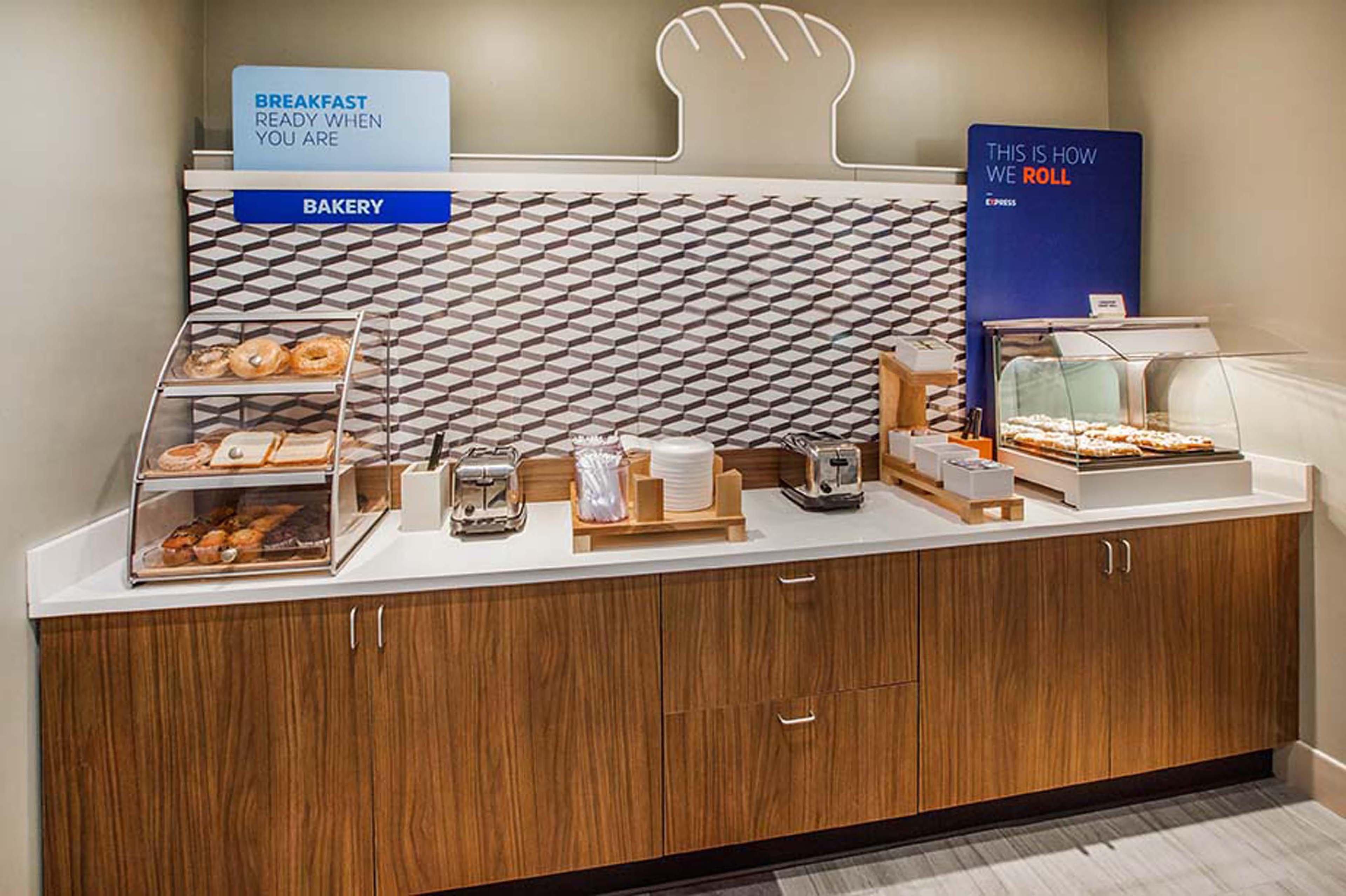 Holiday Inn Express Hotel & Suites Carlsbad Beach By Ihg Esterno foto