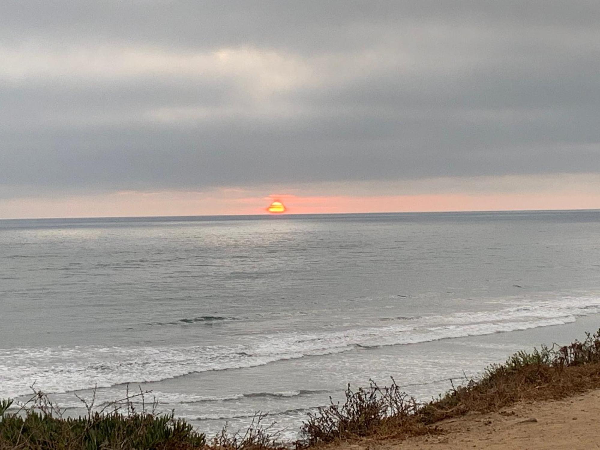 Holiday Inn Express Hotel & Suites Carlsbad Beach By Ihg Esterno foto