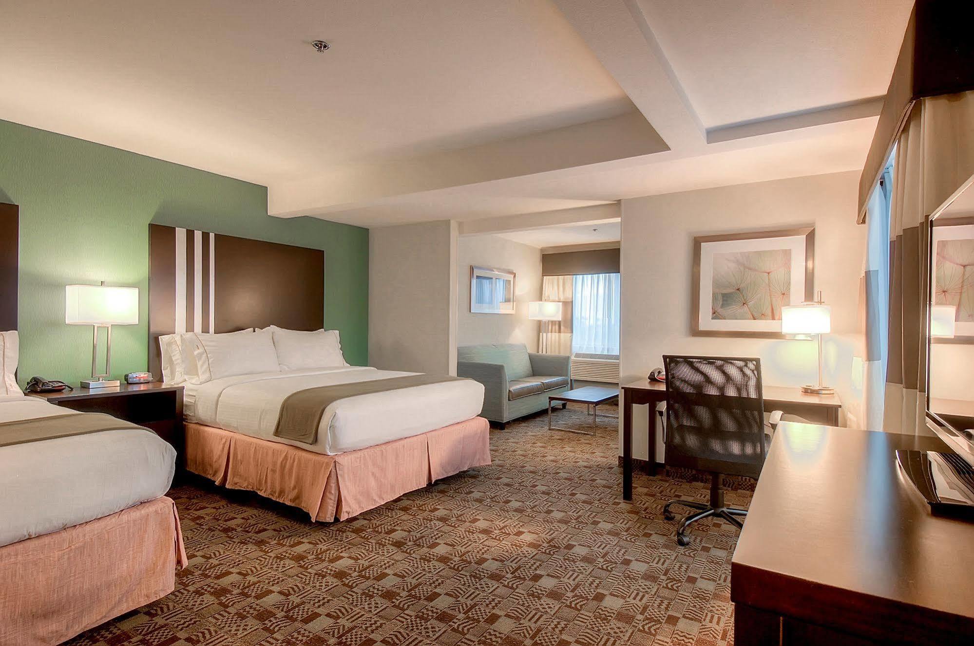Holiday Inn Express Hotel & Suites Carlsbad Beach By Ihg Esterno foto